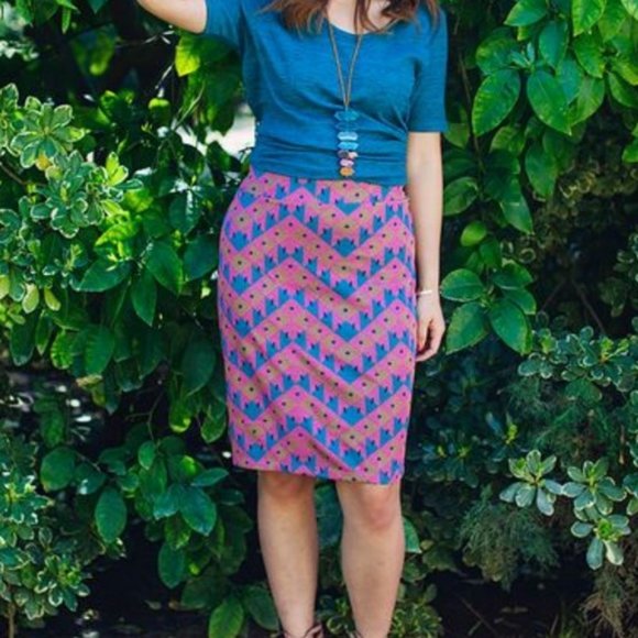LULAROE Cassie Pencil Skirt NWT in Size 2XL - Picture 2 of 5